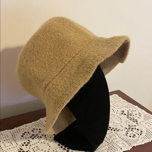 J Crew winter bucket hat! Very cute and in very good condition. One size.